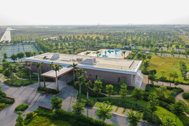 Biệt thự hạng sang của giới nhà giàu giữa lòng “thành phố vệ tinh” Sài Gòn - Ảnh 3.