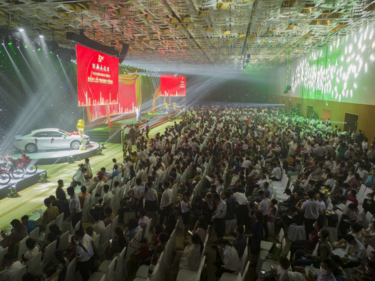 Sự kiện giới thiệu dự án mới tại Bình Dương của Hệ thống 5F thu hút hơn 2.000 khách hàng tham dự.